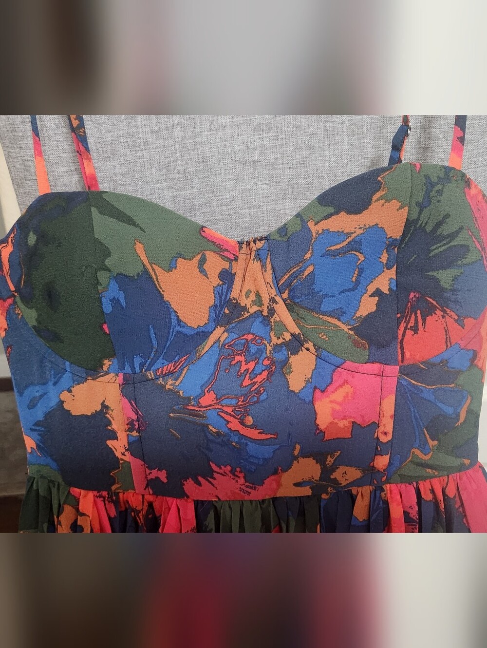 NWT Lulus Kinleigh Red Multi Abstract Pleated  Dress - Smooth Front - Size M - Picture 2 of 10